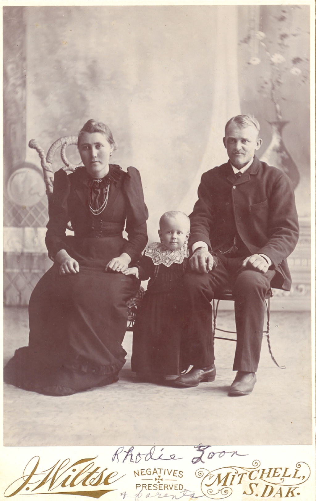 1892 Rhodie-Loon-parents.jpg